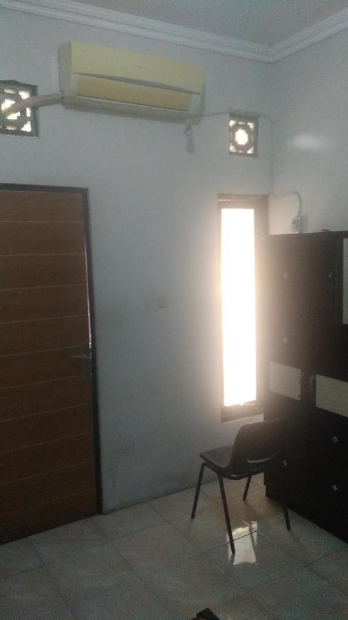 Hotel Kost Backpacker Sidoarjo Exteriér fotografie
