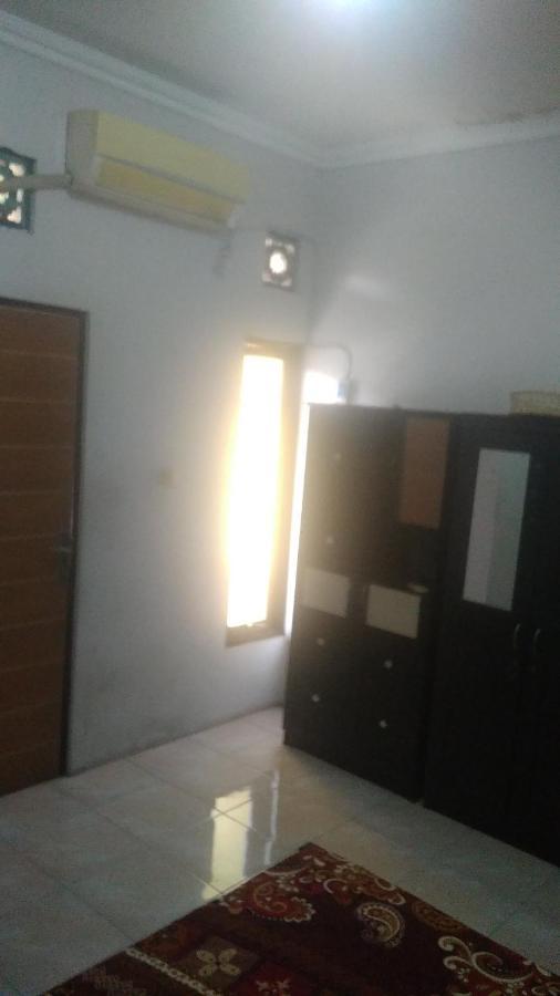 Hotel Kost Backpacker Sidoarjo Exteriér fotografie