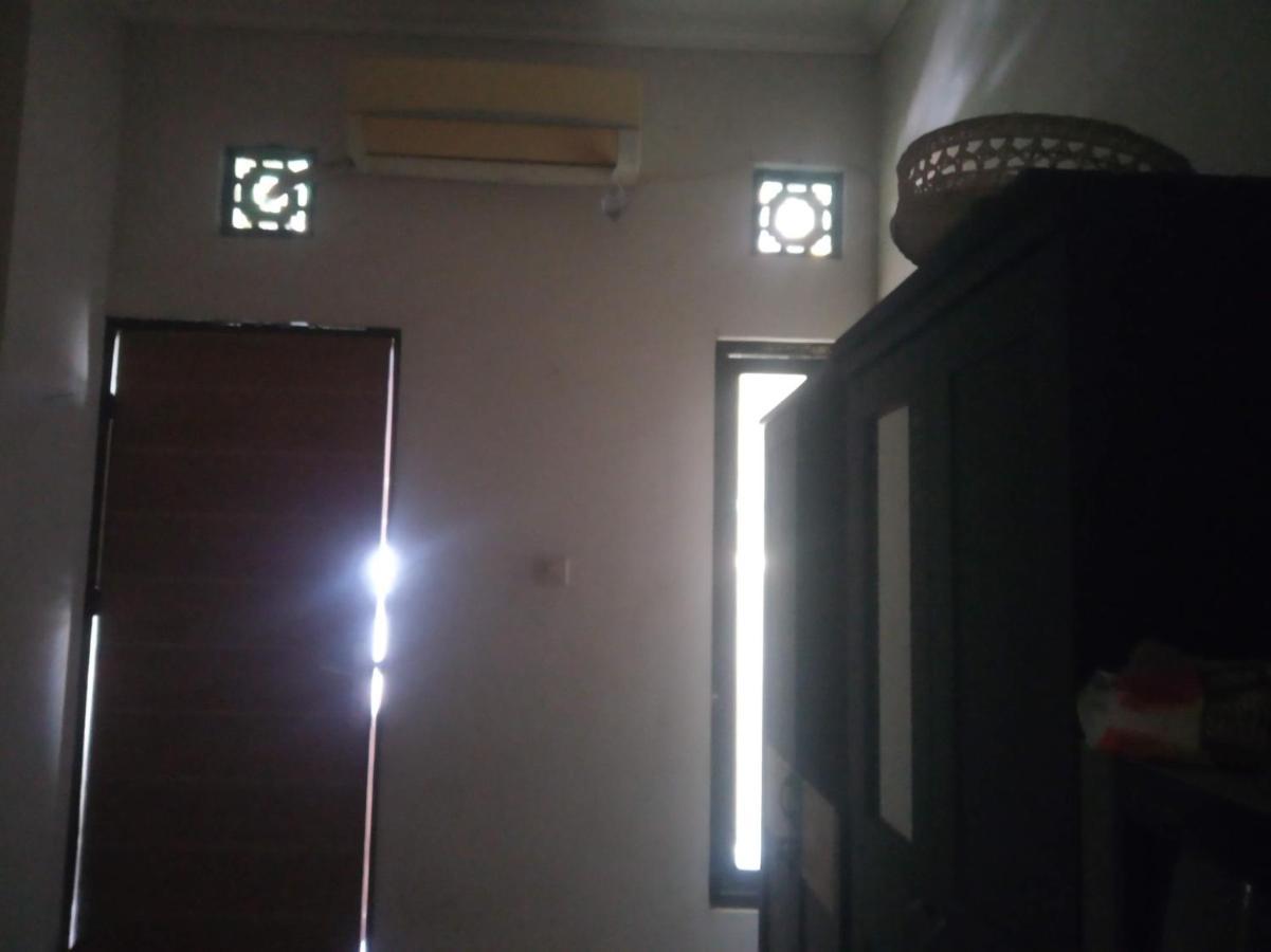 Hotel Kost Backpacker Sidoarjo Exteriér fotografie